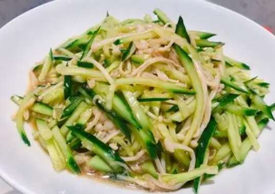 金针菇拌黄瓜