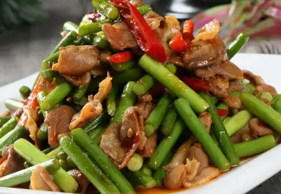蒜苔炒肉