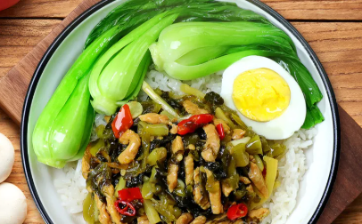 酸菜肉丝木桶饭